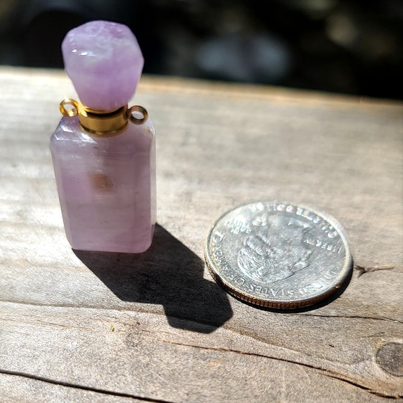 Amethyst light color crystal gemstone bottle pendant #Aw1 - Picture 2 of 3